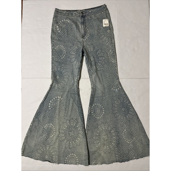 We the Free Just Float On Flare Jeans Paisley Boho Festival NWT Women's Size 30 - Picture 4 of 10